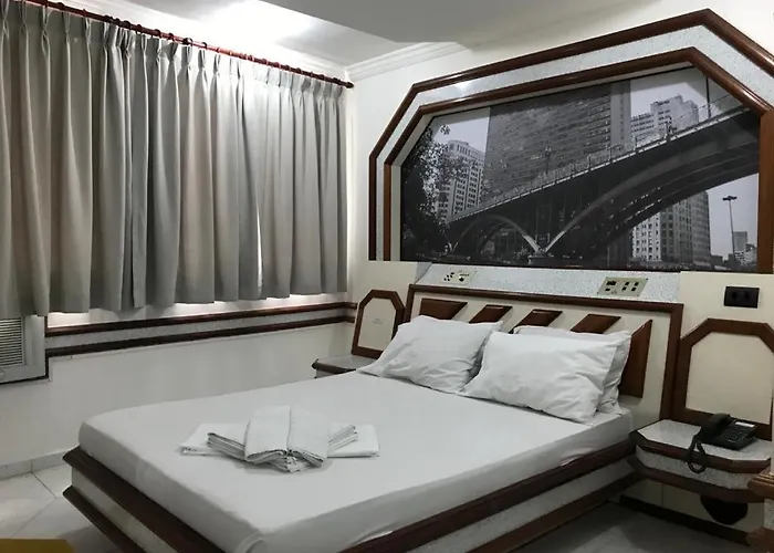 Paissandú Palace Hotel - Estacionamento privativo - Próximo às ruas 25 de Março, Sta Ifigênia e regiões do Brás e Bom Retiro